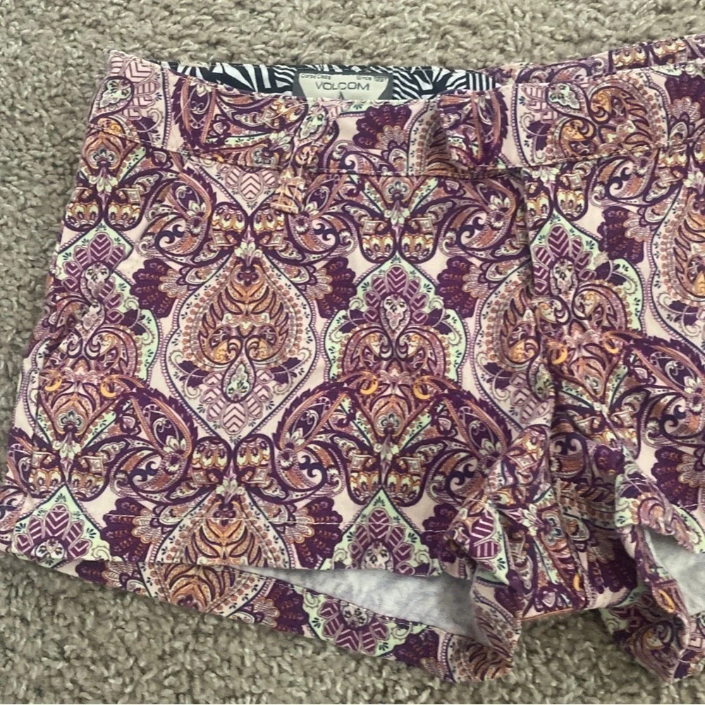 Volcom pattern chic vibrant